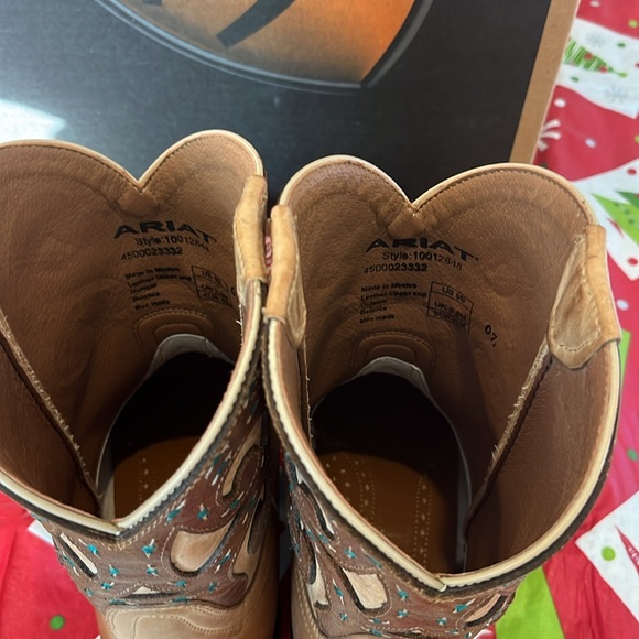 Ariat Rio Oak Barrel leather cowboy boots with teal accents. Size 9 medium. - Picture 6 of 8